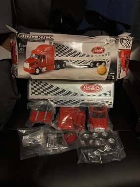 Testors Big Rigs Tractor Trailer Series Peterbilt 387 1/32 Model Kit Red new